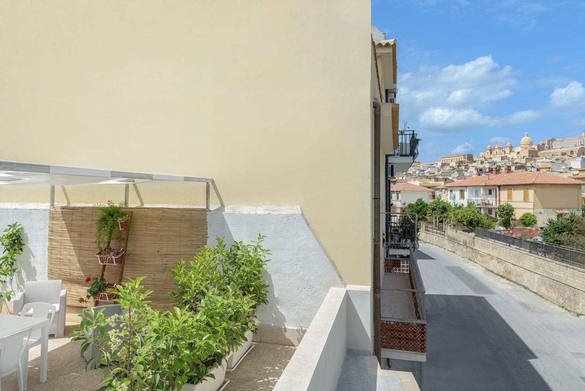 Casa Salvemini Villa Noto Exterior photo